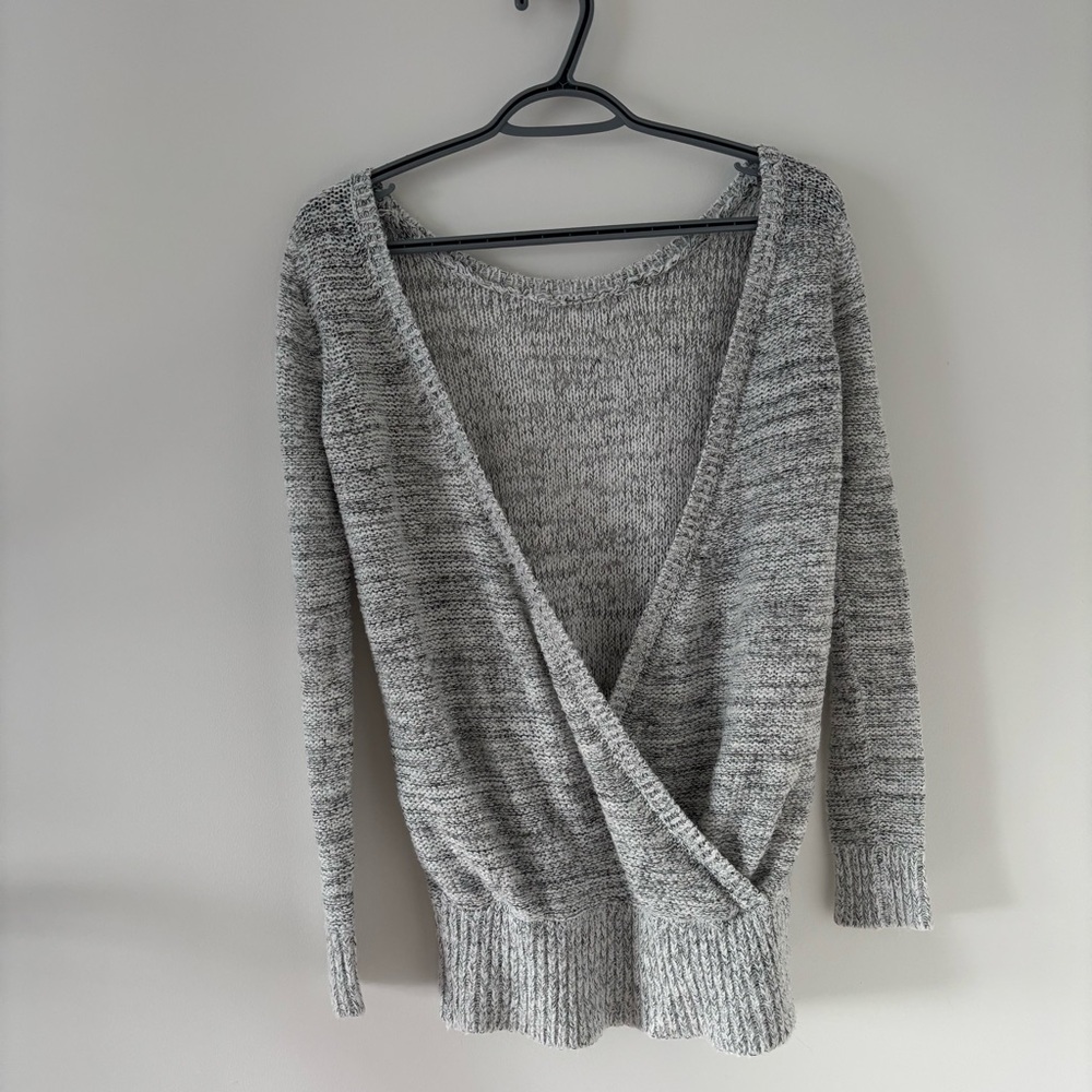 FREE WITH PURCHASE Dynamite Gray V-Neck Women's Sweater Size XS